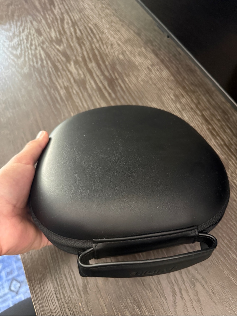 AirPods Max case